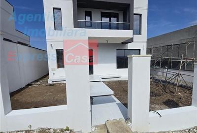 Casă cu 4 camere cu Teren 500 Mp în Aroneanu - 2