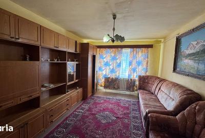 Apartament cu 3 camere decomandat în Decebal