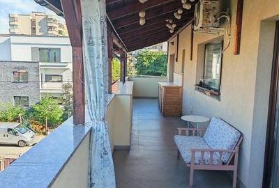 Apartament cu 4 camere în Între Lacuri