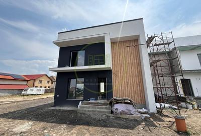 Casă individuală cu 5 camere cu Canalizare în Lascăr Catargiu