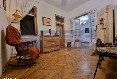 Casă cu 9 camere semidecomandat cu Teren 260 Mp în Timpuri Noi