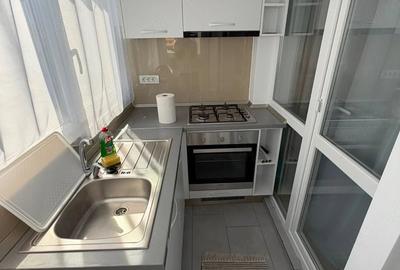 Apartament cu 2 camere decomandat în Roșu