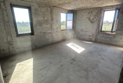 Casă cu Teren 600 Mp în Bujac