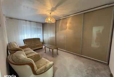 Apartament cu 3 camere decomandat în Nufărul