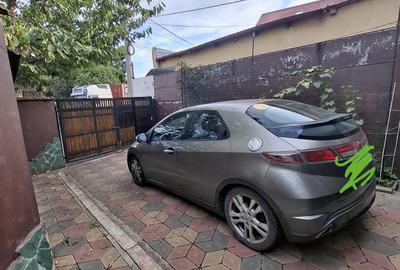 Casă cu 3 camere în Central