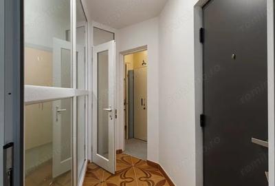 Spațiu comercial, de 50 mp, în Rogerius - 18