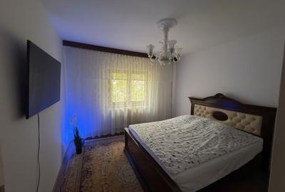 Apartament cu 3 camere decomandat, mobilat în Piața Centrală