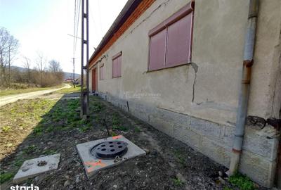 Casă cu 8 camere cu Teren 3800 Mp în Central - 17