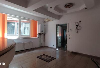 Spațiu comercial, de 120 mp, în P-ța Romană - 2