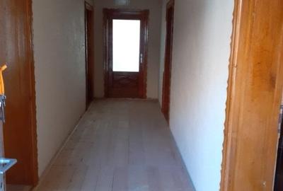Casă individuală cu 4 camere cu Teren 998 Mp în Izvoarele - 9