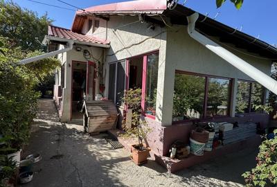 Casă individuală cu 6 camere cu Teren 1570 Mp în Seciu