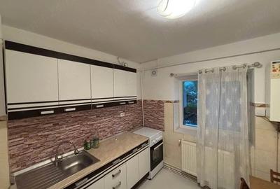 Apartament cu 2 camere decomandat în Galata