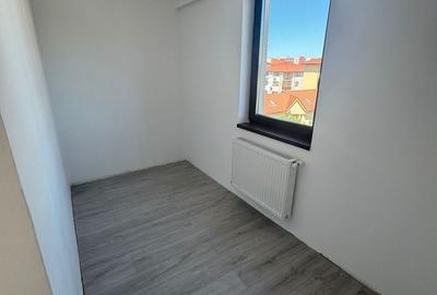 Apartament cu 3 camere decomandat în Energia - 7
