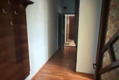 Apartament cu 2 camere semidecomandat în Km 4 - 6