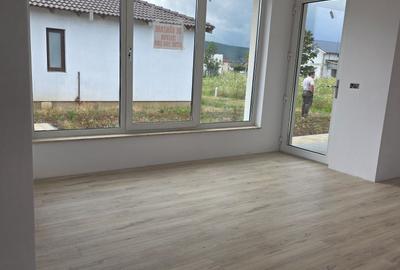 Casă cu 4 camere în Exterior Vest - 6