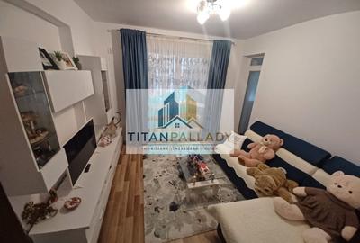 Apartament cu 2 camere decomandat în Titan