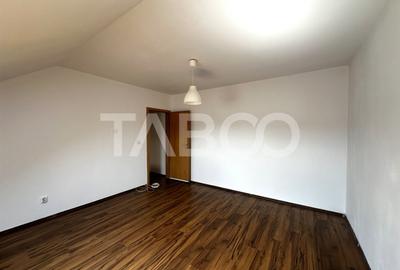 Apartament cu 2 camere decomandat în Ștrand