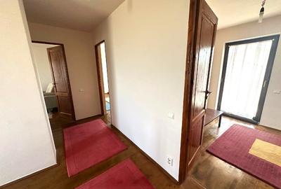 Casă individuală cu 3 camere cu Garaj în Gulia