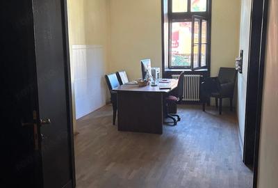 Spațiu comercial, de 60 mp, în P-ța Victoriei