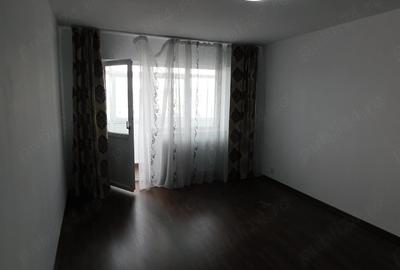 Apartament cu 3 camere decomandat în Exterior Vest - 1