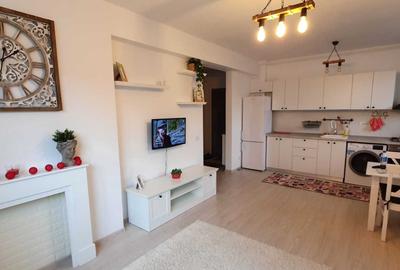 Apartament cu 2 camere decomandat în Uverturii