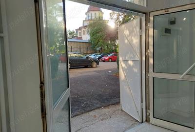 Spațiu comercial, de 35 mp, în Republicii - 3