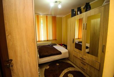 Apartament cu 3 camere decomandat în Teiș - 3