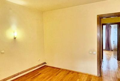 Apartament cu 4 camere în Ultracentral
