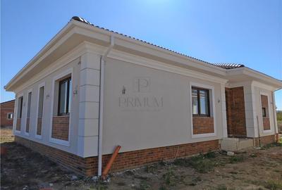 Duplex cu 3 camere cu Canalizare în Moșnița Nouă