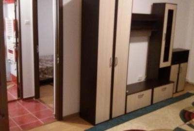 Apartament cu 3 camere decomandat în Exterior Vest