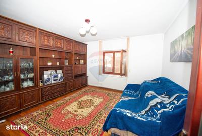 Casă cu 5 camere cu Teren 2000 Mp în Gălbinași - 11