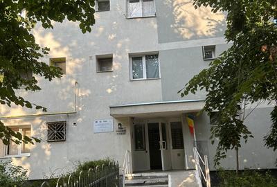 Garsonieră decomandată în Titan