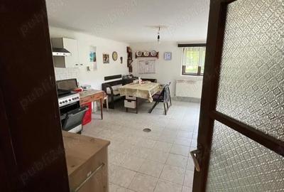 Casă cu 4 camere în Central - 1