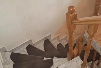 Casă cu 5 camere cu Teren 219 Mp în Trivale