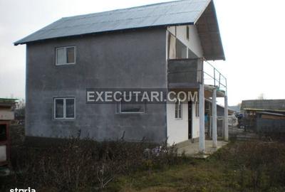Casă cu 3 camere în Cocani - 1