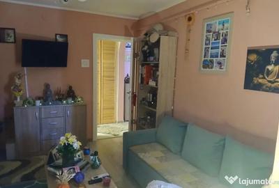 Apartament cu 2 camere decomandat în Între Lacuri