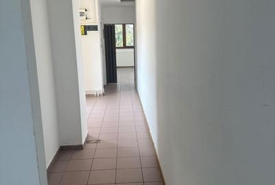 Spațiu comercial, de 90 mp, în Titan