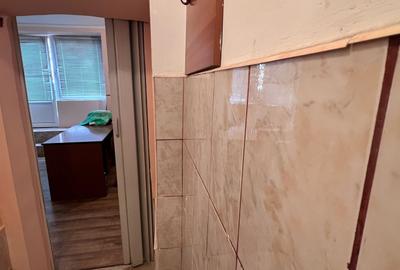 Spațiu comercial, de 23 mp, în Central - 7