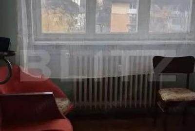 Apartament cu 4 camere decomandat în Central - 3