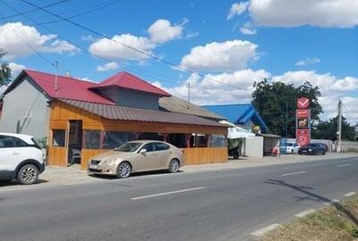 Casă cu 4 camere cu Teren 900 Mp în Roseți