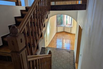 Casă cu 5 camere cu Teren 500 Mp în Aradului - 1