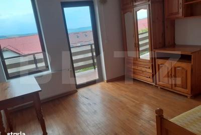 Apartament cu 3 camere decomandat în Europa