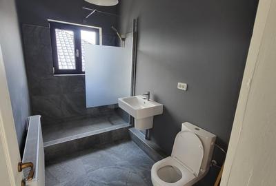 Casă cu 3 camere cu Teren 210 Mp în Central