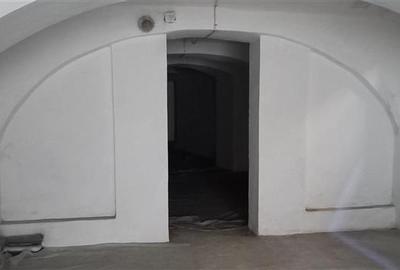 Spatiu Comercial Ultracentral la demisol cu parcare proprie - 1