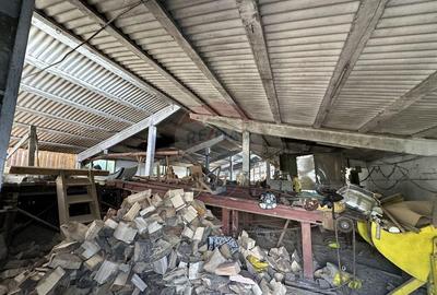 Spa?iu industrial Hale si Fabrica de lemn - 1