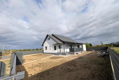 Casa cu vedere spre padure! Hemeiusi - incalzire pardosea - 1