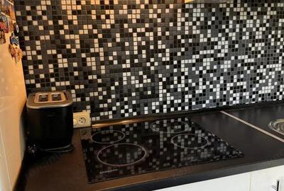 Ofer spre vanzare apartament de doua camere situat pe Bulevardul Bucurestii Noi - 1