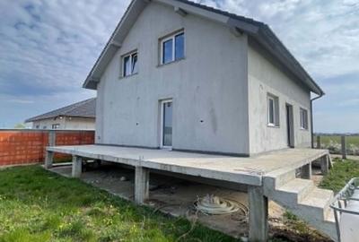 Casă cu 7 camere cu Teren 750 Mp în Central - 2