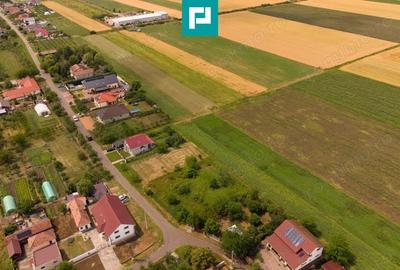Teren de 602 mp, în Cicir - 2