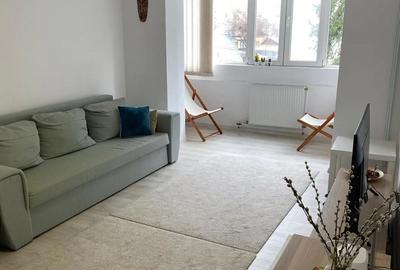 Apartament cu 3 camere decomandat în Piața Centrală - 2